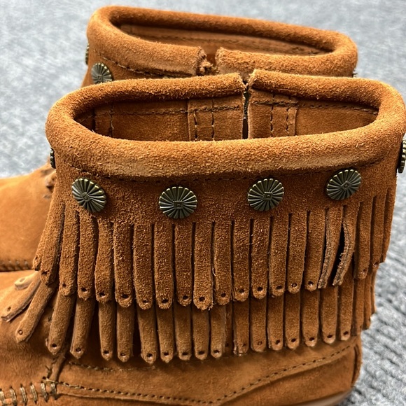 Minnetonka Women’s Double Fringe Side Zip Brown Boot (2944) - Picture 5 of 9